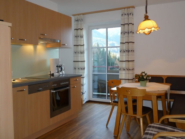 Küche im Appartement B, Urlaub im Wechselmaishof Flachau